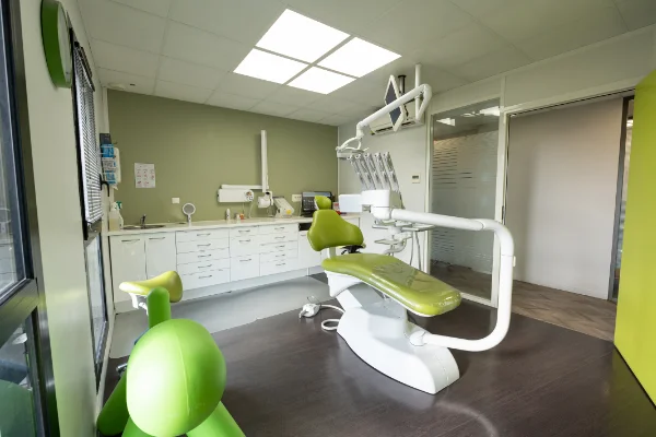 Clinique dentaire Pôle 89 - La salle de soin « verte »